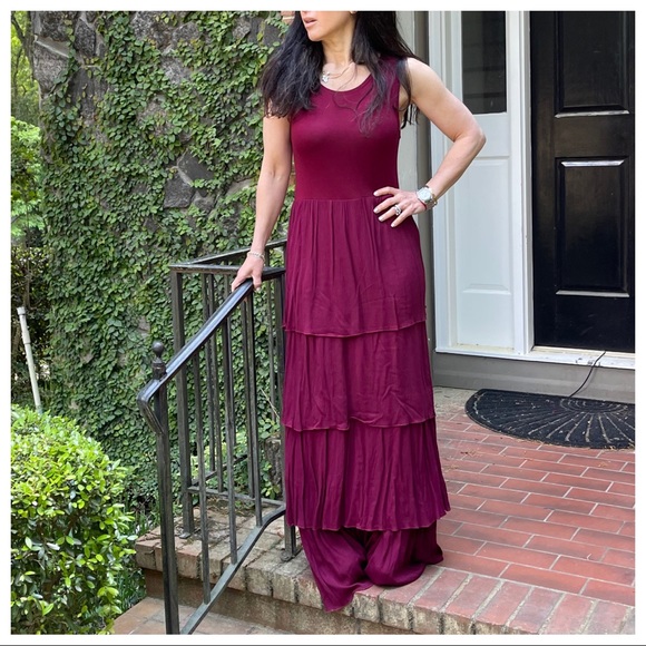 BEAUTIFUL BURGUNDY LAYERED TANK MAXI DRESS - Picture 8 of 9